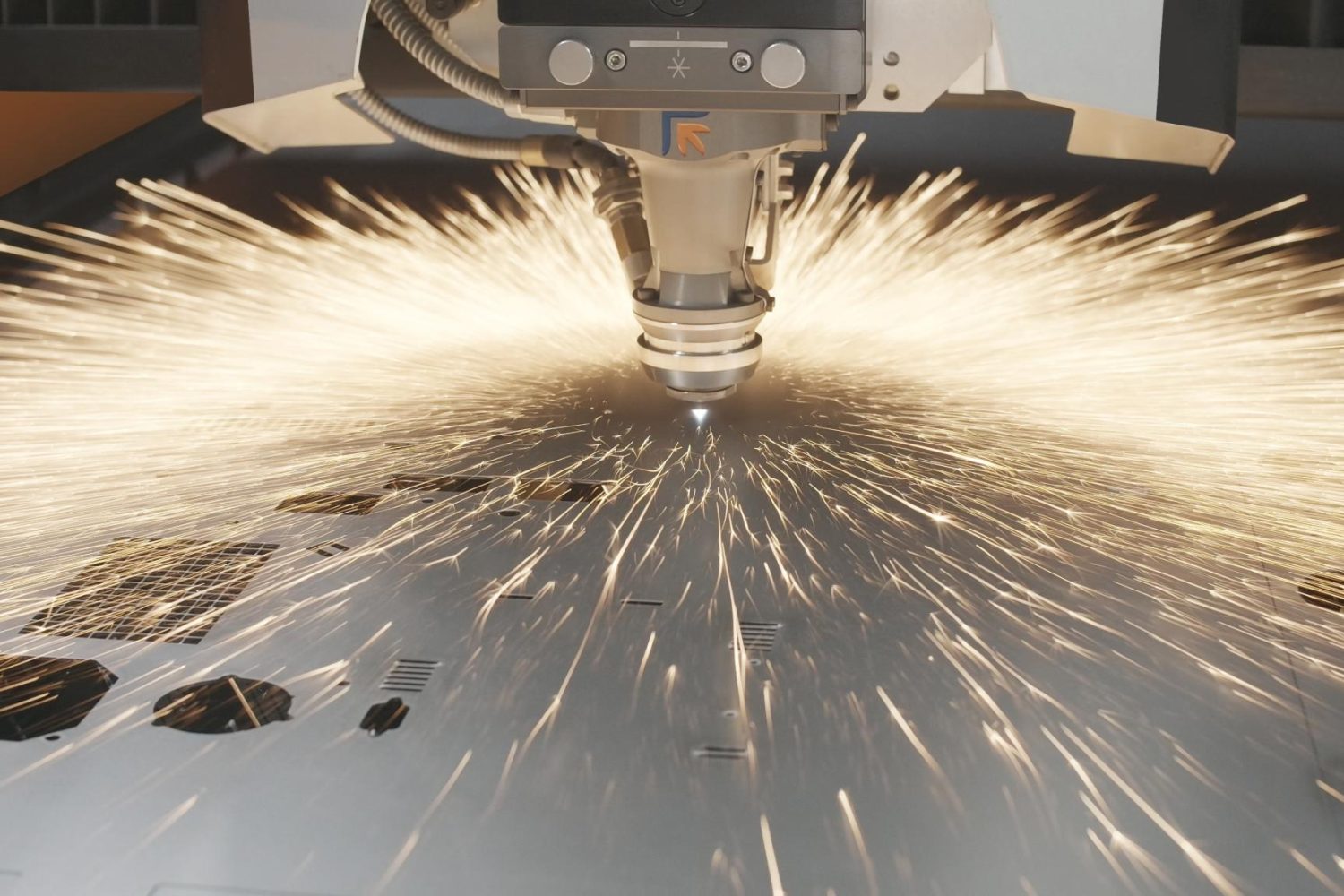 Laser_Genius_Plus_cutting_03